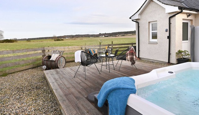 MOUNTVIEW ANNEX, pet friendly, character holiday cottage in Culbokie