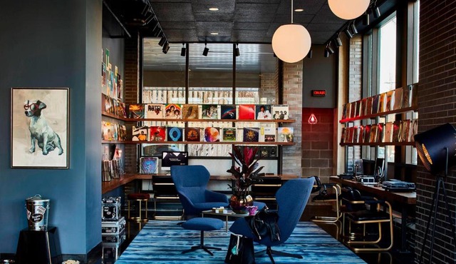 MOXY Minneapolis Uptown