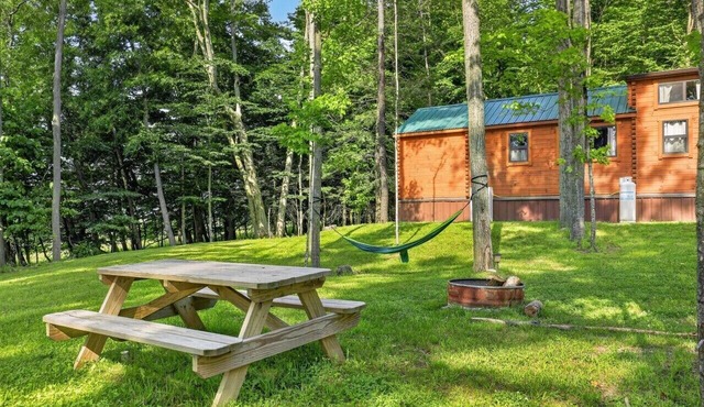 Mtn-View Cabin w Deck, Grill & Fire Pit!