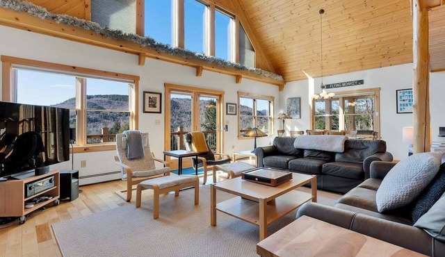 Mtn Views, Hot Tub, Fireplace, Screened Porch