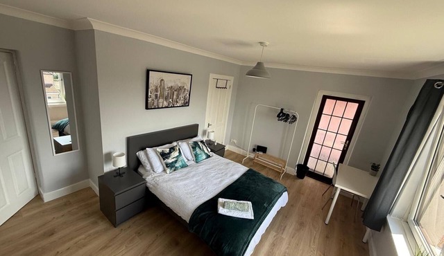 Musselburgh Apartment with 3 Bedrooms