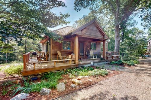 Nana's Rear Treehouse