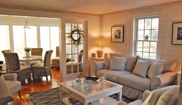 Nantucket Style Renovated Cottage-Ocean Views-Steps to Private Beach-CENTRAL AC!