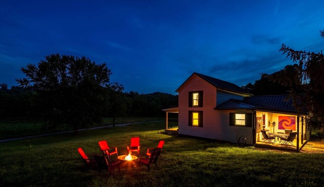 Nature-Quiet Retreat Firepit + BBQ PetFriendly