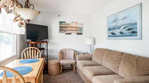 Nautical Mile Resort 1-Bedroom Efficiency Suite