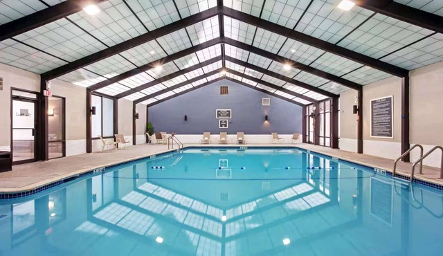 Near Merrimack College + Free Breakfast. Pool. Gym