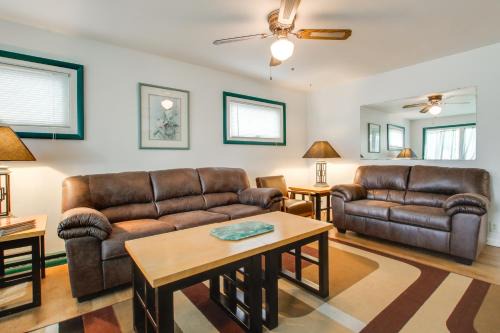 Neenah Home w/Deck: Near Lake Winnebago