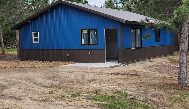 New 2 Bedroom , 1 bath cabin