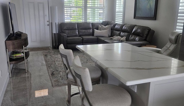 New 3-bed.2bath house in tranquil Fort Pierce. Walk to Beach and restaurants