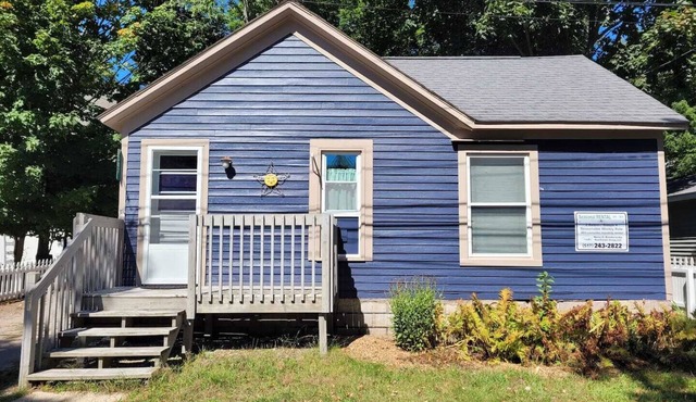 New! 307 HP Cottage - Cute & Great Location!