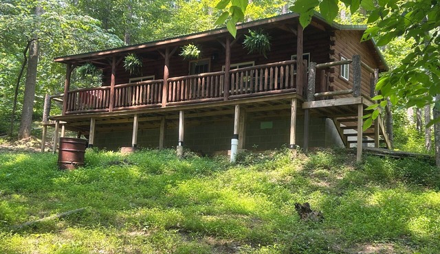New Amish built log cabin near hocking hills & tar hollow, atvs & pet friendly