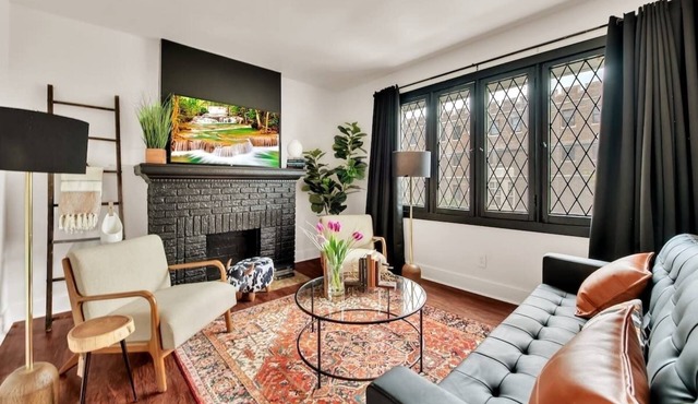 NEW! Black & White Luxury Retreat.