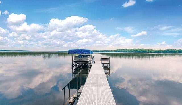 *NEW* Breathtaking Lakefront Cabin
