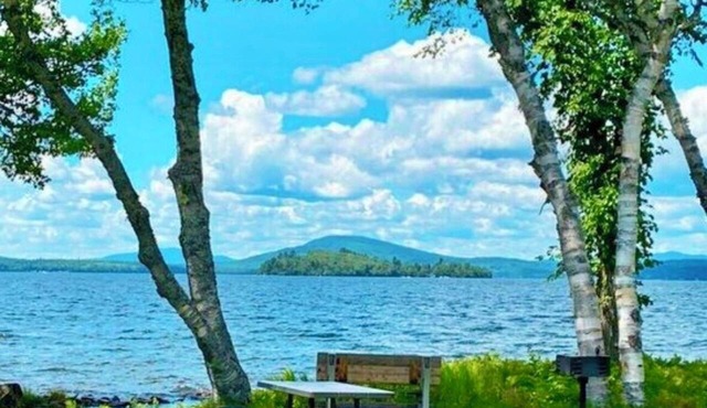 New Built! 2025 Cozy 3-bedroom chalet with water access to Rangeley Lake