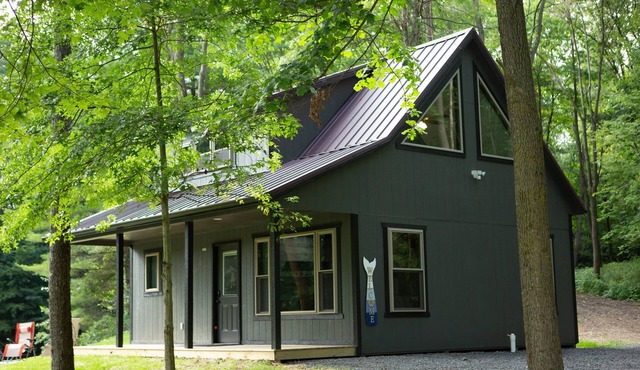 New cabin in Amish Country, pond, fishing, secluded