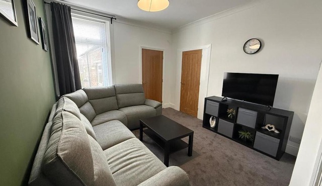 NEW Faraday-luxurious 3 Bedroom 4 Beds Sleeps 7 Contractor Stay