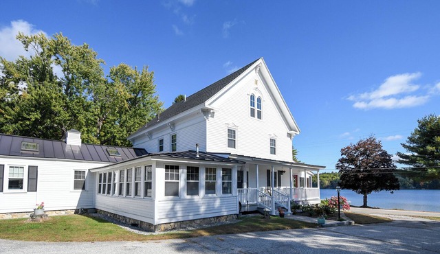 * NEW FOR 2025 * Exquisite Art-Filled Retreat on Pleasant Lake