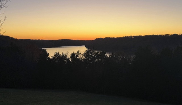 NEW / Hot Tub, Hiking, Lake Views, Sleeps 14