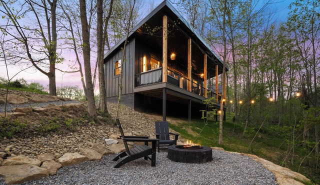 New! Hot Tub | Limewash Walls | Lux Couples Cabin