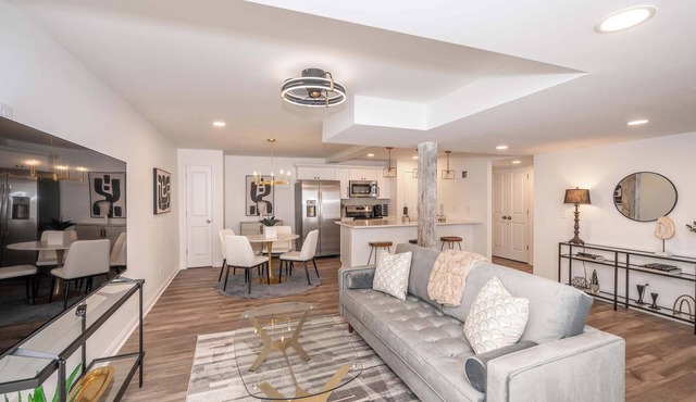 *New Listing* Covington Charm Suites
