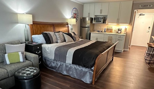 NEW LISTING!! Resort Villa With Connected Suites! Sleeps 8!