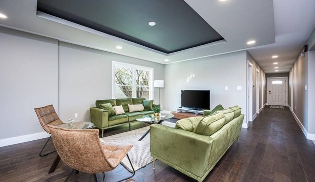 New! Luxury 3BR 3BA Downtown Fort Wayne Condo with Massage Chair, WiFi&Parking