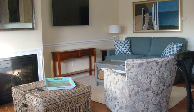 NEW LUXURY ONE-BEDROOM CONDO, SLEEPS 4; WITH PRIVATE BALCONY AND WATER VIEWS