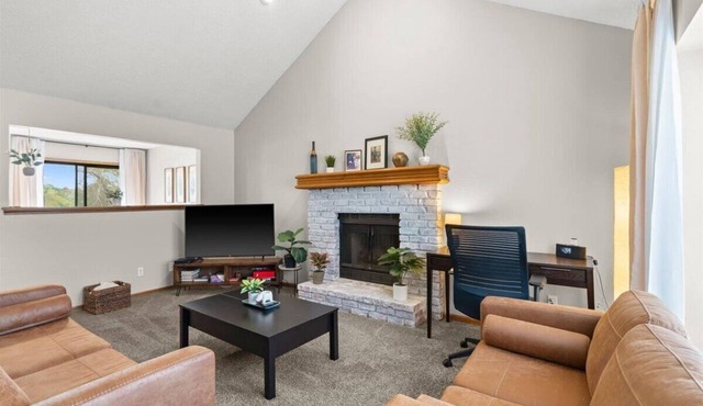 NEW Modern 3BR/2 BA in Kansas City - Long Stays