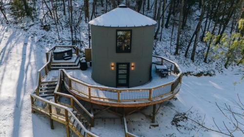 NEW Romantic Silo w Hot Tub and Outdoor Shower
