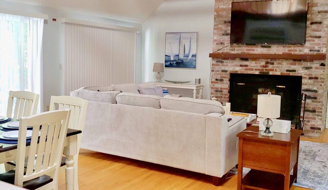 New Seabury 3-bedroom house with Private Pool and Golf Course View