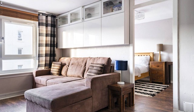 New! Stunning 1 bed apartment with private balcony in West end area