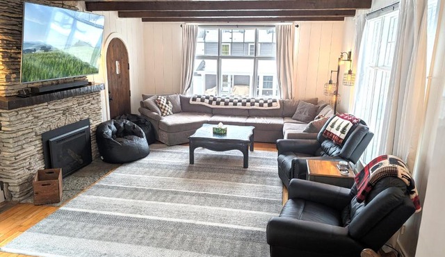 NEW! The Frankfort Beach Retreat - Gorgeous!