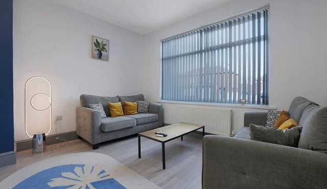 Newcastle 2BR|Sleeps 5|2 Parking| by Stay With Us