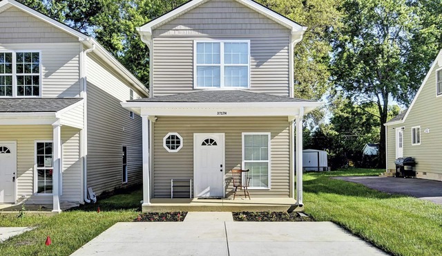 Newly Built Home Near Downtown Louisville