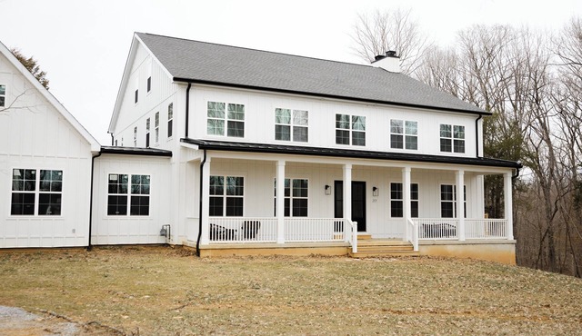 NEWLY CONSTRUCTED Full Home w/PLENTY of space to entertain - 5 BR 4 BATH