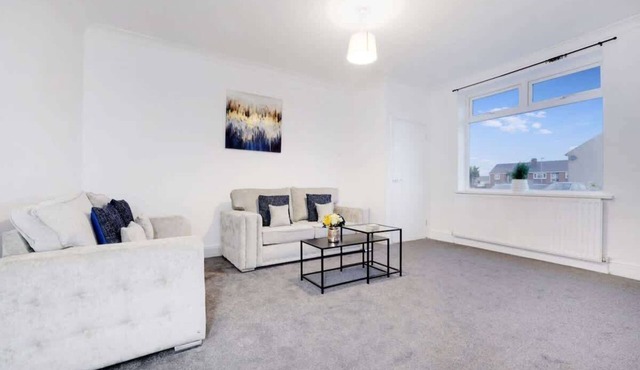 Newly refurbished, Near the coast, Sleeps 5