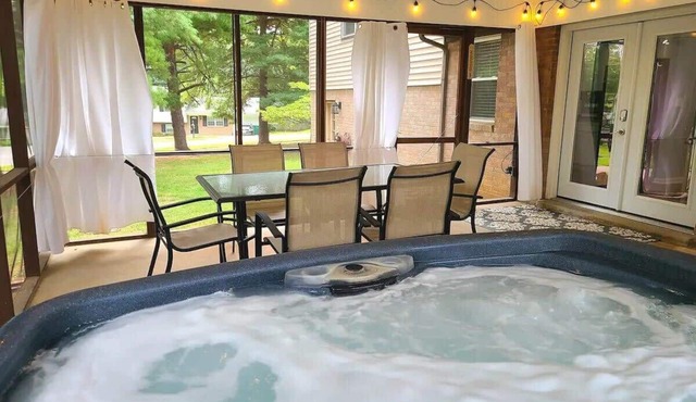 Newly Remodeled 3BR with Hot Tub and Game Room