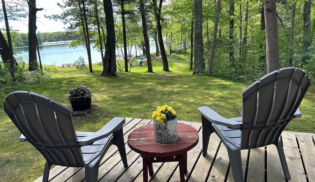 Newly remodeled cabin on Little Round Lake with Kayaks, Canoe & a Paddle Board!