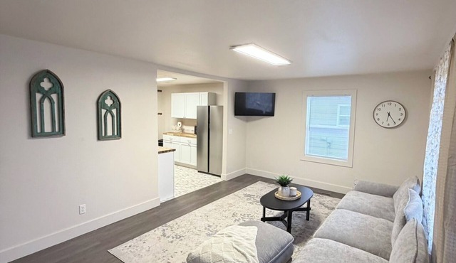 Newly Remodeled Home, Quiet Neighborhood, Perfect for Work, Sports & Outdoors