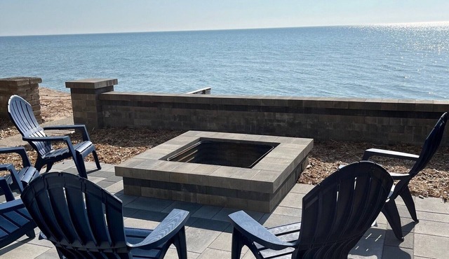 Newly Remodeled Lake Huron Home with Private Sandy Beach/Oscoda