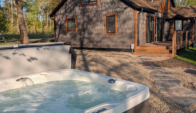 Newly Remodeled Lakefront Cabin w/Hot Tub & Private Dock