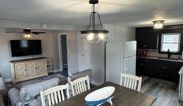 Newly Remodeled 2-Bedroom Unit in Fairport Harbor