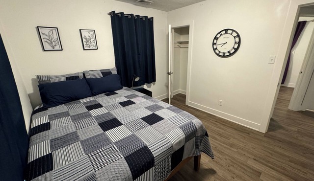 Newly renovated 2-bedroom house in lovely downtown Elizabethtown on quiet street