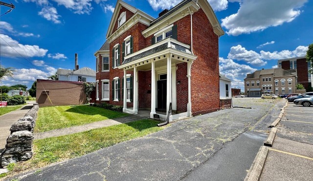 Newly Renovated Historic mansion 8 Bedrooms