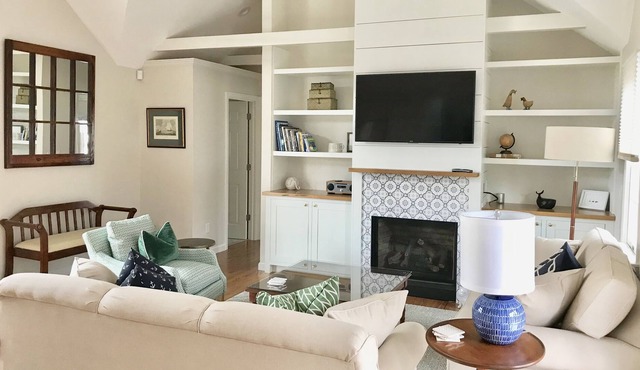 Newly Renovated! Walk to Town and Beach!