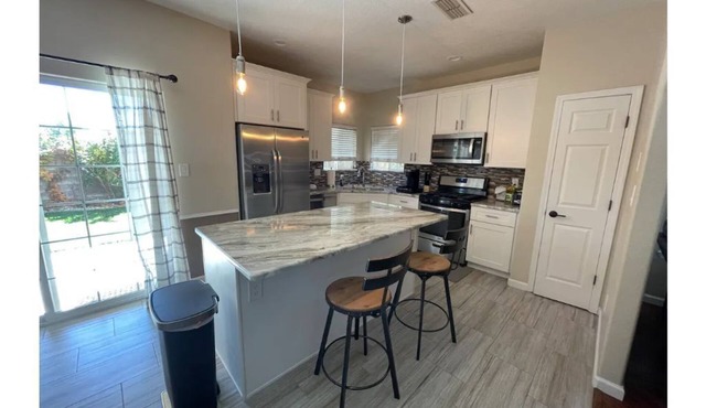 Newly Updated 3 bed/2.5 bath home in NE Heights