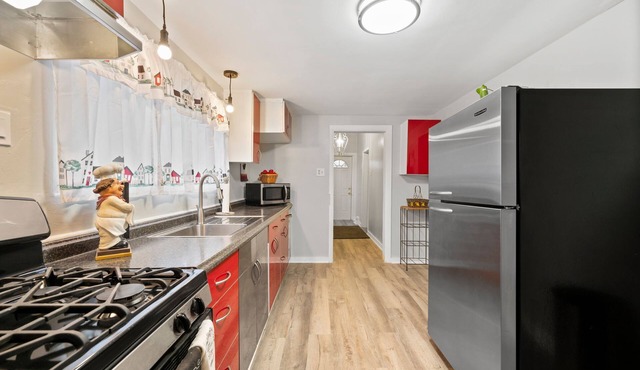 NFL Draft Stay-Private Home Minutes from Acrisure Stadium-Sleeps 8- Park Free