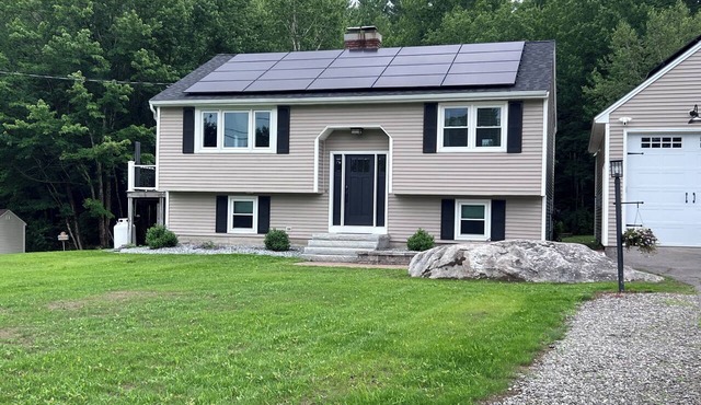 NH Escape, 4 Bedroom, Pool, Hot Tub, Quiet Location
