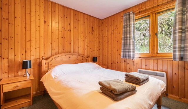 Nice apartment in villa for 6 people with WIFI, TV, pets allowed and parking