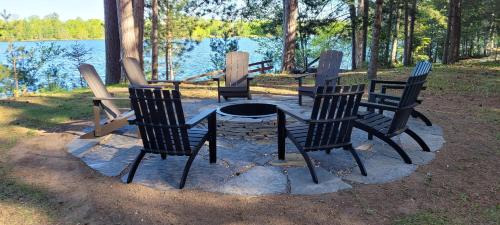 Nordvann Cabin - Cozy 3BR 2BA lakefront cabin on UTV ATV trail